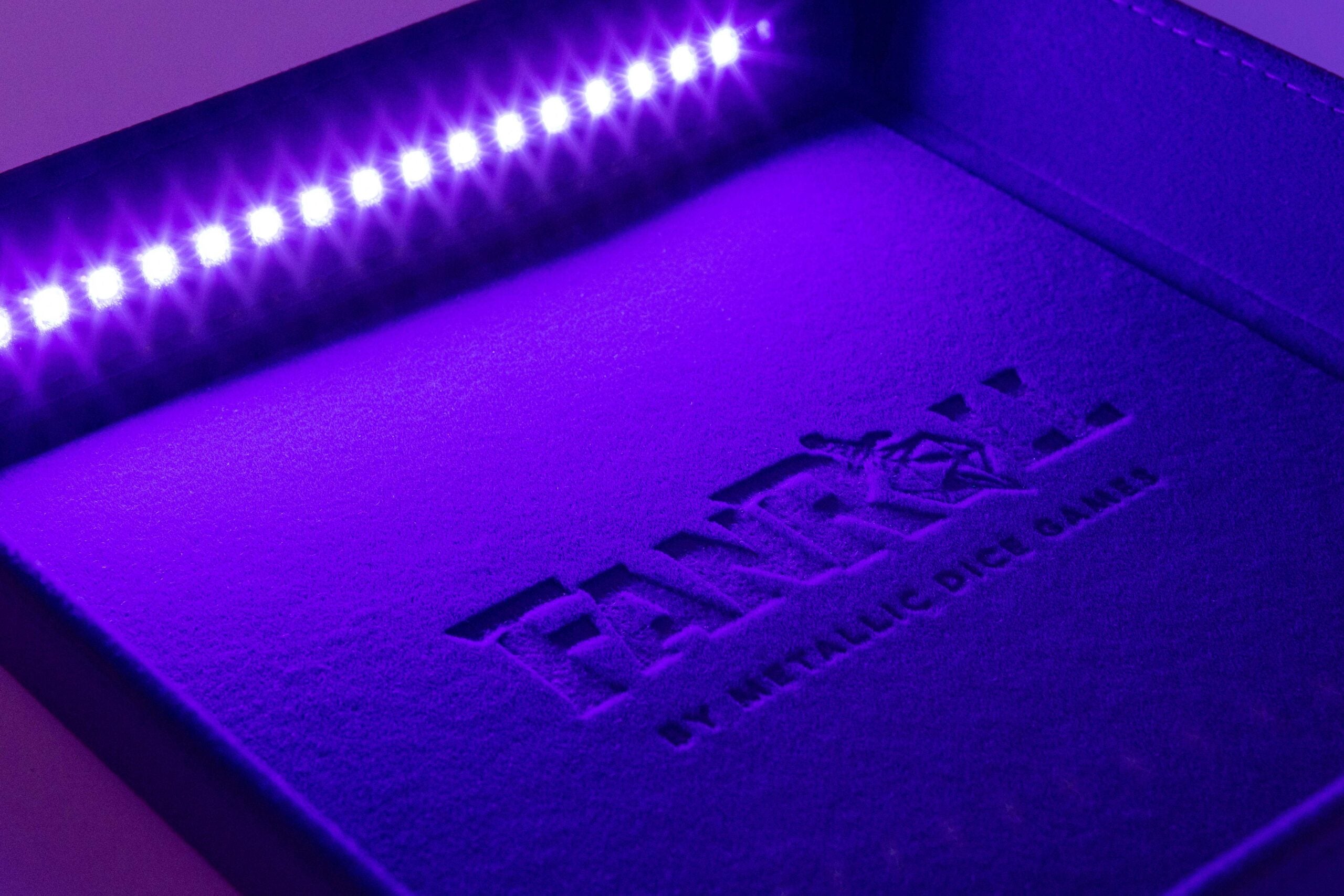 Blacklight Dice Tray with d20: Black